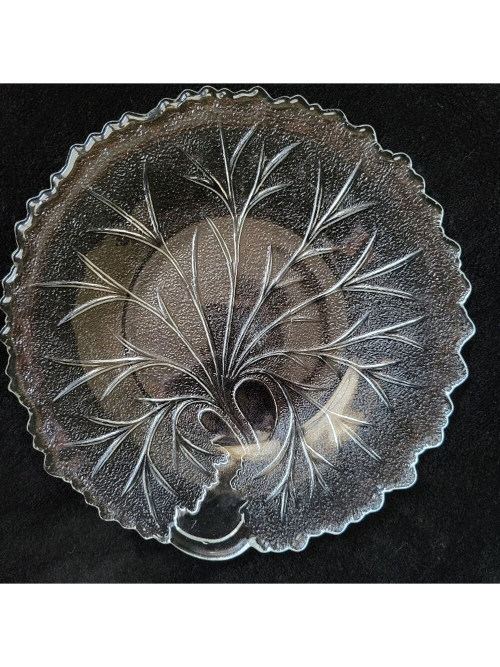 Vintage Indiana Pebble Clear Glass Cabbage Leaf Plate 8 1/2" Vintage Salad Plate